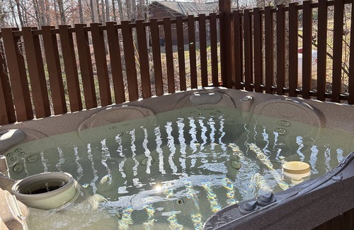 Eckerty Cabin | Deluxe Cabin 15 with HOT TUB Located on Patoka Lake in Southern Indiana
