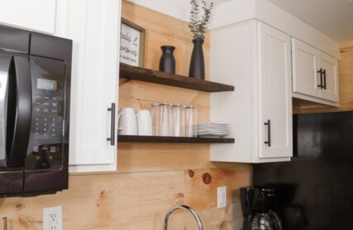 Milroy Cabin | Deluxe Cabin 5 - Hartman Center