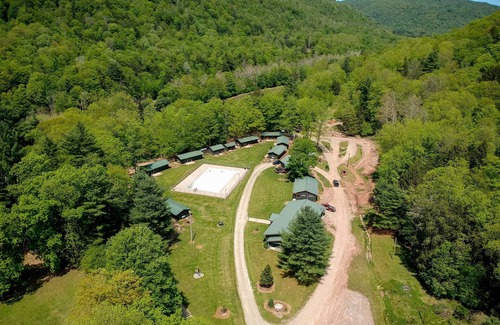 Hillsgrove Cabin | Deluxe Cabin F, Elk Creek Escape