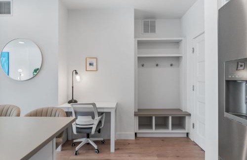 Downtown Salt Lake City Apartment | Deluxe Designer 1BR Gym Pool HTub