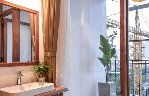 Dich Vong House | Deluxe double or twin in 22Land Residence