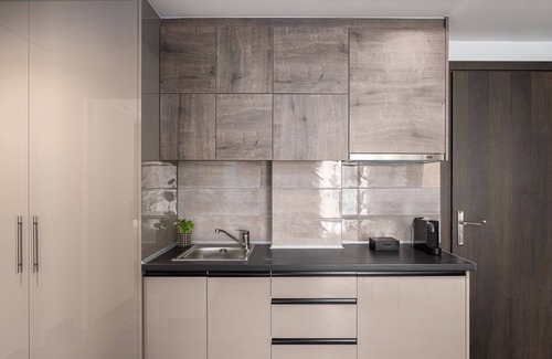Gazi Apartment | Deluxe Double Room By Athenian Spirit