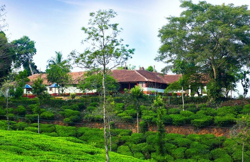 Kottappadi part Cabin | Deluxe Double Room In British Bungalow