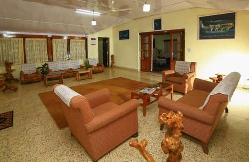 Kottappadi part Cabin | Deluxe Double Room In British Bungalow