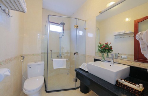 Hoan Kiem Hotel | Deluxe Double room in the heart of the old quarter