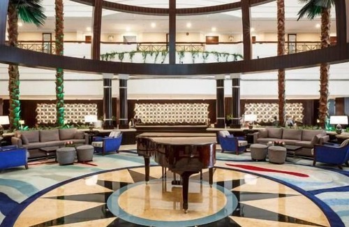 Garhoud House | Deluxe Double Suite Near Le Royal Club DXB Airport By Luxury Bookings