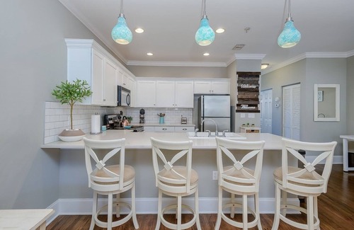 Capitol Hill Condo | Deluxe downtown Tallahassee condo; great value!