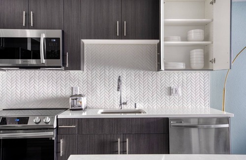 Central District Apartment | Deluxe Fremont 1BR w/Roof Deck, Pool & Spa, near TJ & WF, by Blueground