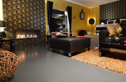 Herbesthal House | Deluxe Holiday Home in Welkenraedt with Jacuzzi & Steam Shower