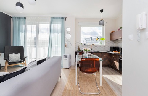 Pruszcz Gdanski House | Deluxe house 5 miles to an Old Town with double walk-in shower and Victorian tub