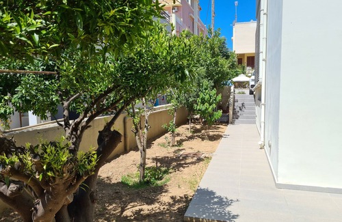 Rhodes House | Deluxe house, 5 min. walk from Old Town, Acropolis and city centre. Free Wi-Fi.