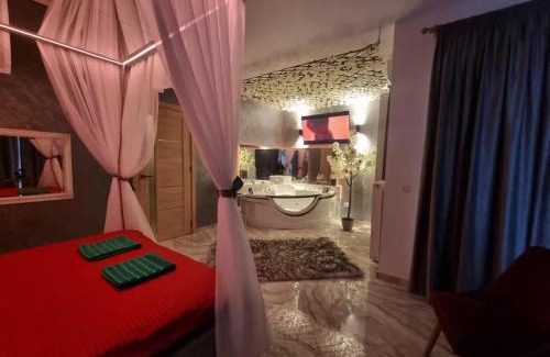 Militari Apartment | DeLuxe Jacuzzi & Baldaquin Studio