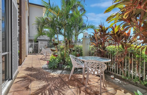 Emu Park Apartment | Deluxe King Studio 3