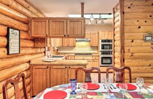 Sonora House | Deluxe Log Home Near Lakes and Twain Harte