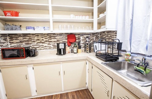 Waterbury Apartment | Deluxe Master Stay. Office Space. Close To All Essentials & Highways.