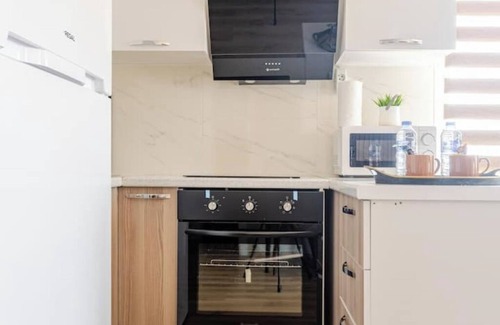 Esenyurt Apartment | Deluxe One bedroom Suite 2 A/C Wifi Parking MAI35nn