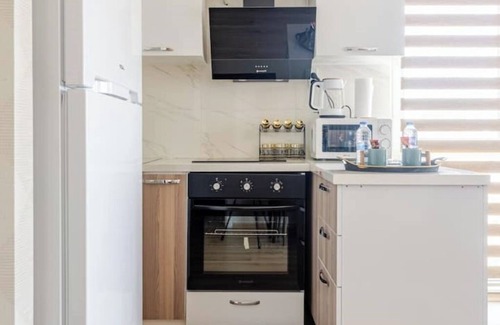 Esenyurt Apartment | Deluxe One bedroom Suite 2 A/C Wifi Parking MAI21nn