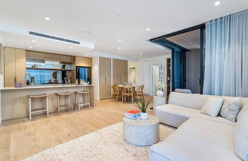 Palm Beach Apartment | Deluxe Palm Beach Getaway