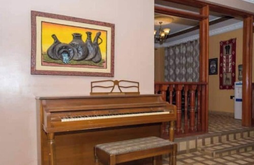 Ruiru Apartment | Deluxe private room in a tranquil suburban mansion