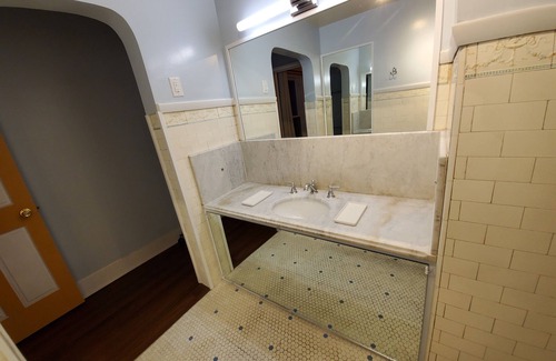 Laurium Hotel | Deluxe Queen with Park View