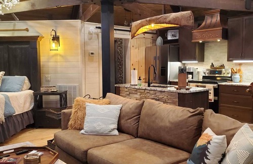 Big Canoe Cabin | Deluxe Romantic Couples Retreat inside Big Canoe with Hot Tub!