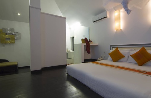 Siem Reap Resort | Deluxe Room: 1Double & Single bed - Free pick up