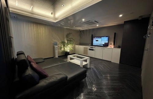 Toyonaka Hotel | Deluxe Room Free breakfast and free parking /Toyonaka Ōsaka