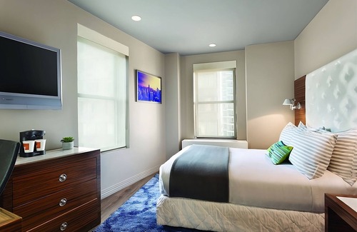 Central New York City Hotel | Deluxe Room in a Convenient Location in Times Square, Steps to Broadway!