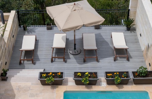 Xaghra Bed & Breakfast | Deluxe room with Valley & Pool View