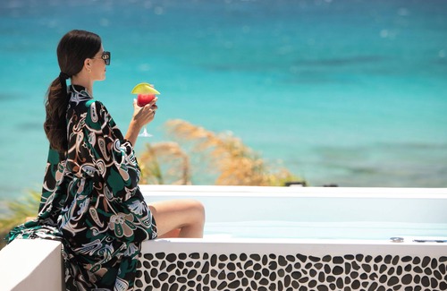 Kastraki Apartment | Deluxe Sea View Suite with Outdoor Hot Tub - Eden Beachfront Residences & Suites