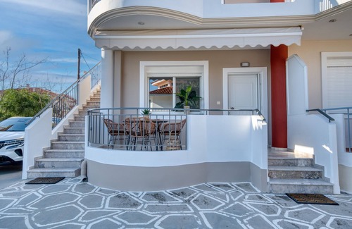Kandia House | Deluxe Seaside Condo for 4