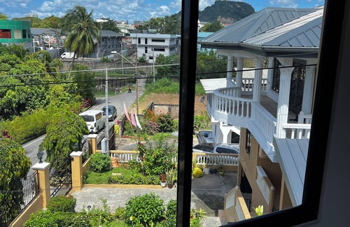 Gulf View House | Deluxe Spacious Split Level Home.nQuiet, private and cost atmosphere awaits.