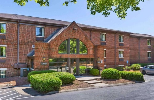 Cary Apartment | Deluxe Studio at Extended Stay Cary 7