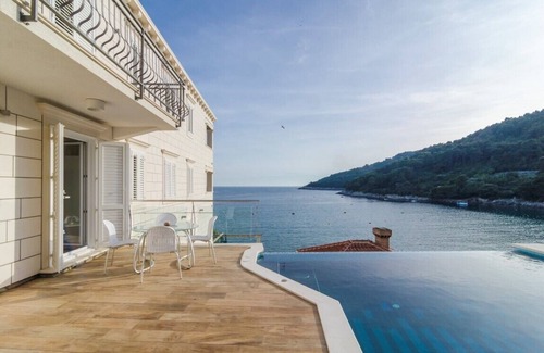 Saplunara Apartment | DELUXE STUDIO - TOUCH OF INFINITY