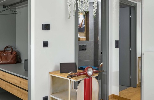Sykies Apartment | Deluxe Suite with Sea View