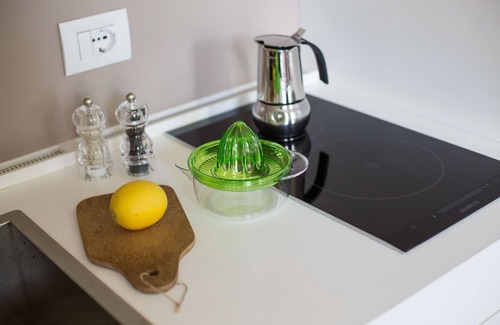 Sant' Ambrogio Apartment | DELUXE SUITE WITH GREAT VIEW! Bed and view Florence