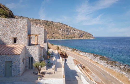 Limeni Apartment | Deluxe Superior Duplex Suite By Yerma Suites Limeni