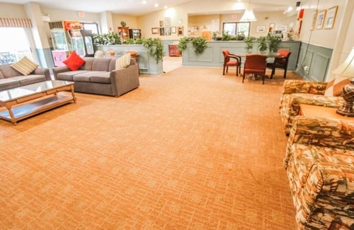 Mashpee House | Deluxe townhouse at the charming Sea Mist Resort Resort with swimming pool