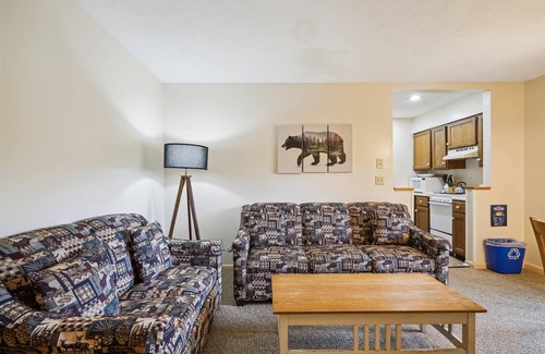 West Bridgewater Hotel | Deluxe Two Bedroom Suite on the 1st floor with outdoor heated pool 10102