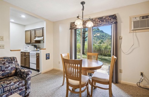 West Bridgewater Hotel | Deluxe Two Bedroom Suite on the 1st floor with outdoor heated pool 10102