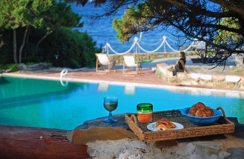 Stintino Villa | Deluxe Villa In Front Of The Sea With Private Pool and Jacuzzi