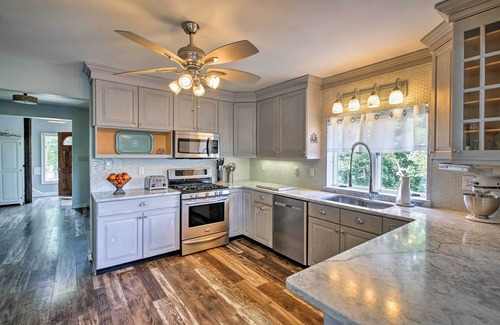 Waterford House | Deluxe Waterford Home w/Views, Outdoor Bar & More