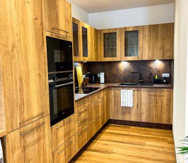 Wasserburg am Inn Apartment | Deluxe-Wohnung in Wasserburg Bahnhof - 94m2 - Smart TV - Terrasse - NEU