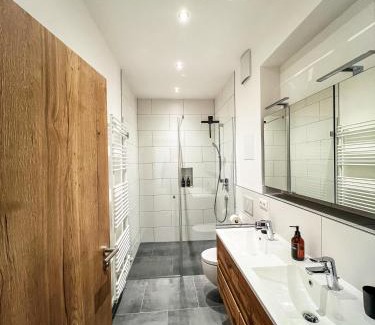 Wasserburg am Inn Apartment | Deluxe-Wohnung in Wasserburg Bahnhof - 94m2 - Smart TV - Terrasse - NEU
