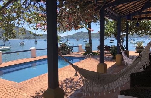 Ubatuba House | Demolein Refuge, 7 air-conditioned suites, swimming pool, barbecue, sauna, beach at the house