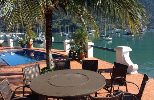 Ubatuba House | Demolein Refuge, 7 air-conditioned suites, swimming pool, barbecue, sauna, beach at the house