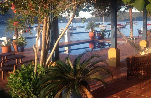 Ubatuba House | Demolein Refuge, 7 air-conditioned suites, swimming pool, barbecue, sauna, beach at the house