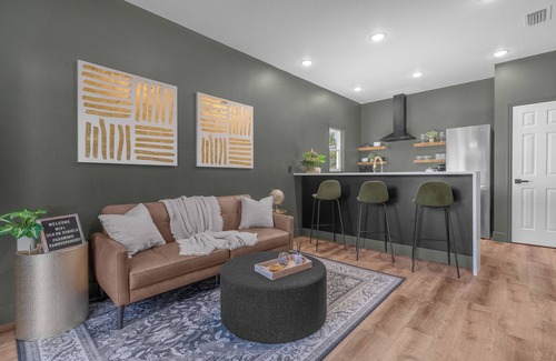 Lake Davis - Greenwood Apartment | Den on Daniels - Modern Elegance, Private Balcony Steps from Downtown Orlando