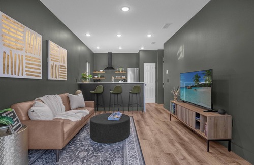 Lake Davis - Greenwood Apartment | Den on Daniels - Modern Elegance, Private Balcony Steps from Downtown Orlando