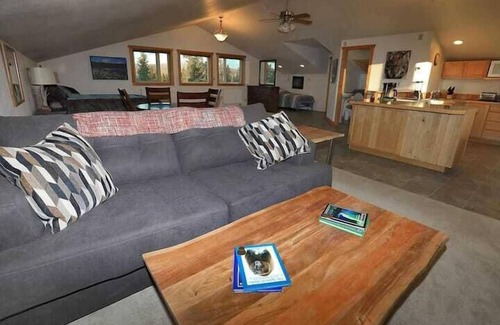 Healy House | Denali King Suite with Amazing Views!